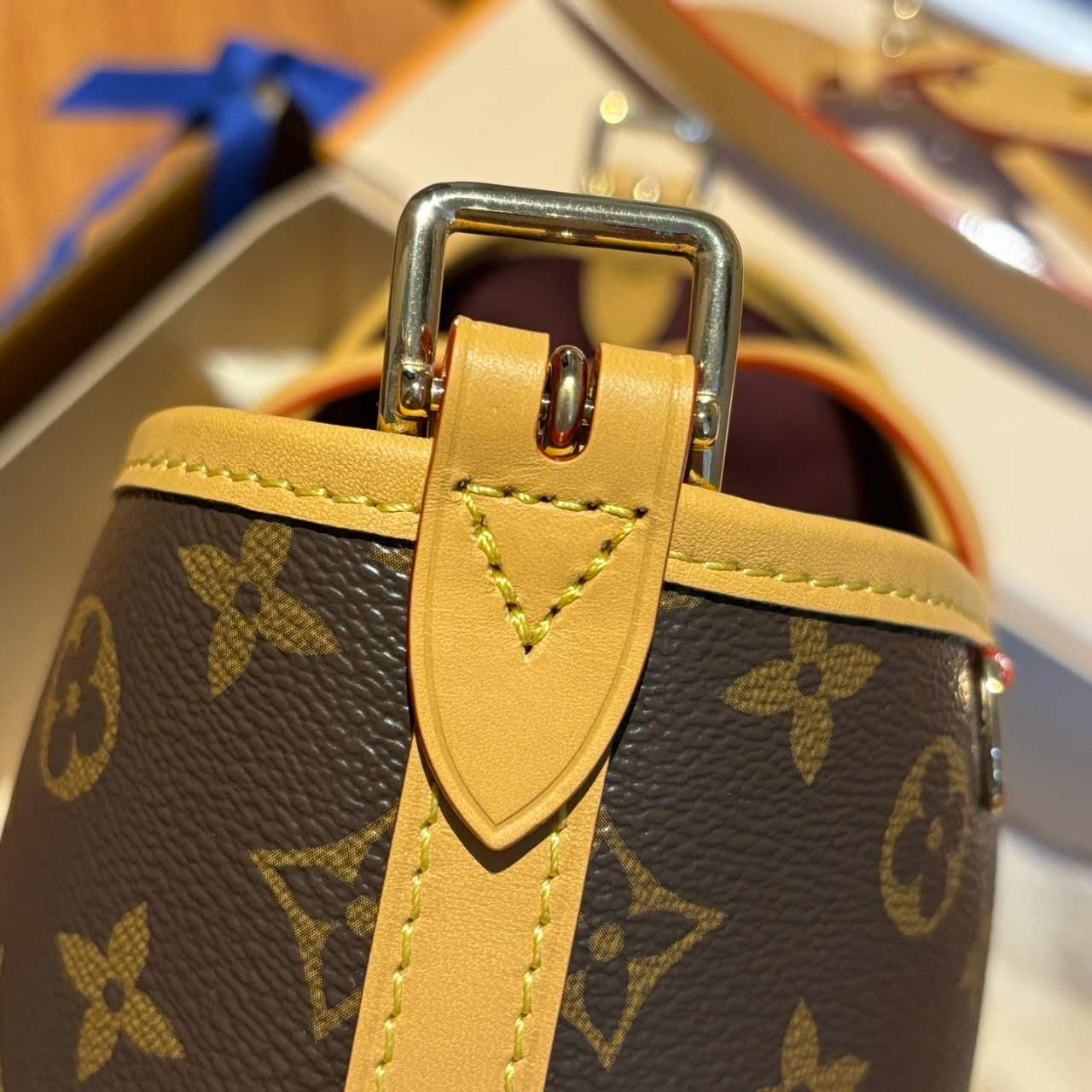 LV CARRYALL M46203