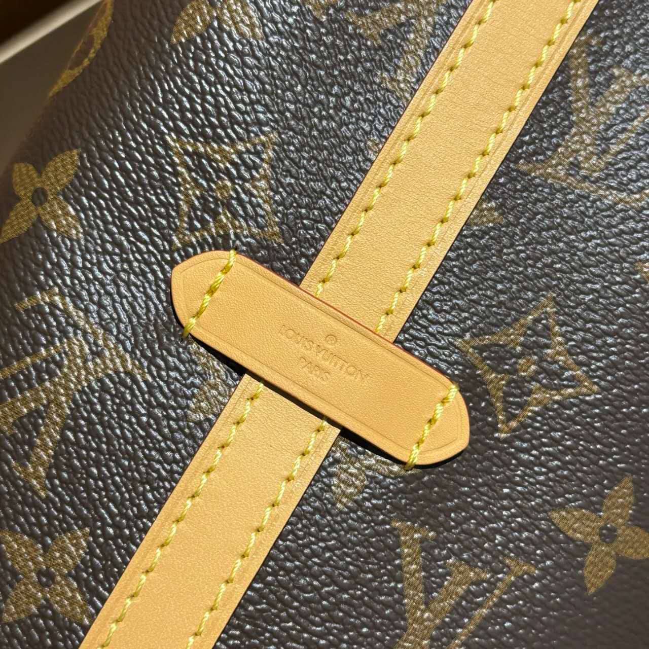LV CARRYALL M46203